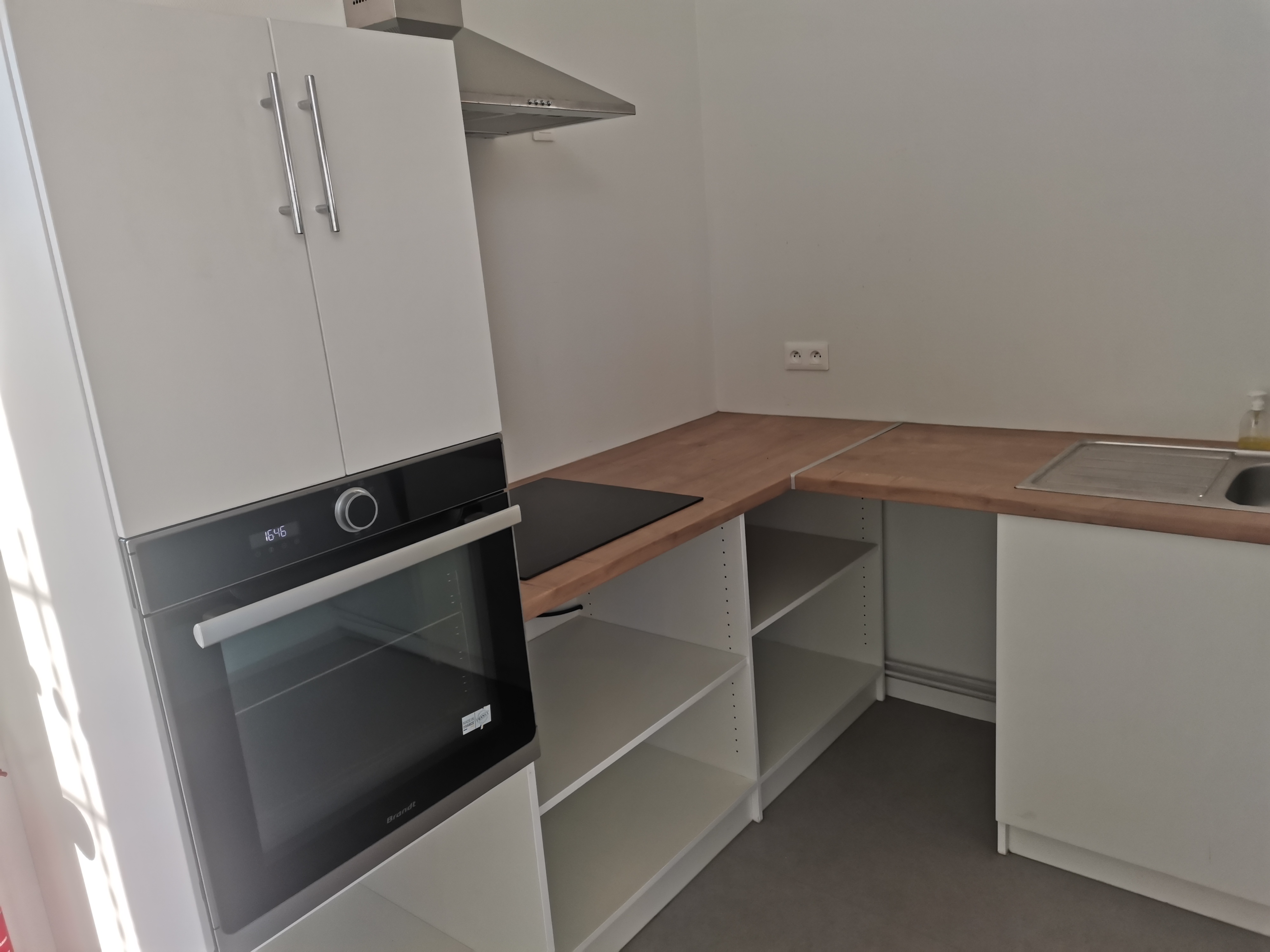 MPT Kitchenette four plaques inductions
